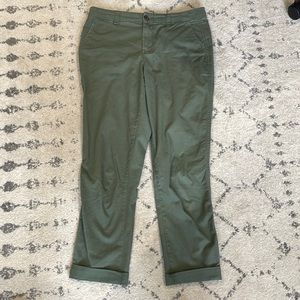 GAP Girlfriend Chino